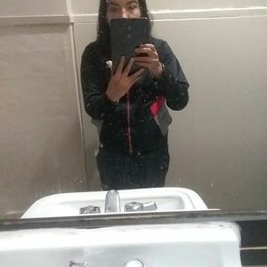 Meet your Posher, Evelyn